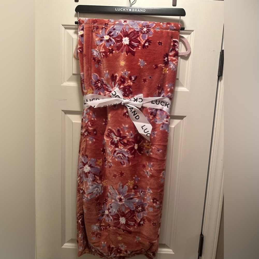 Lucky brand throw 
New